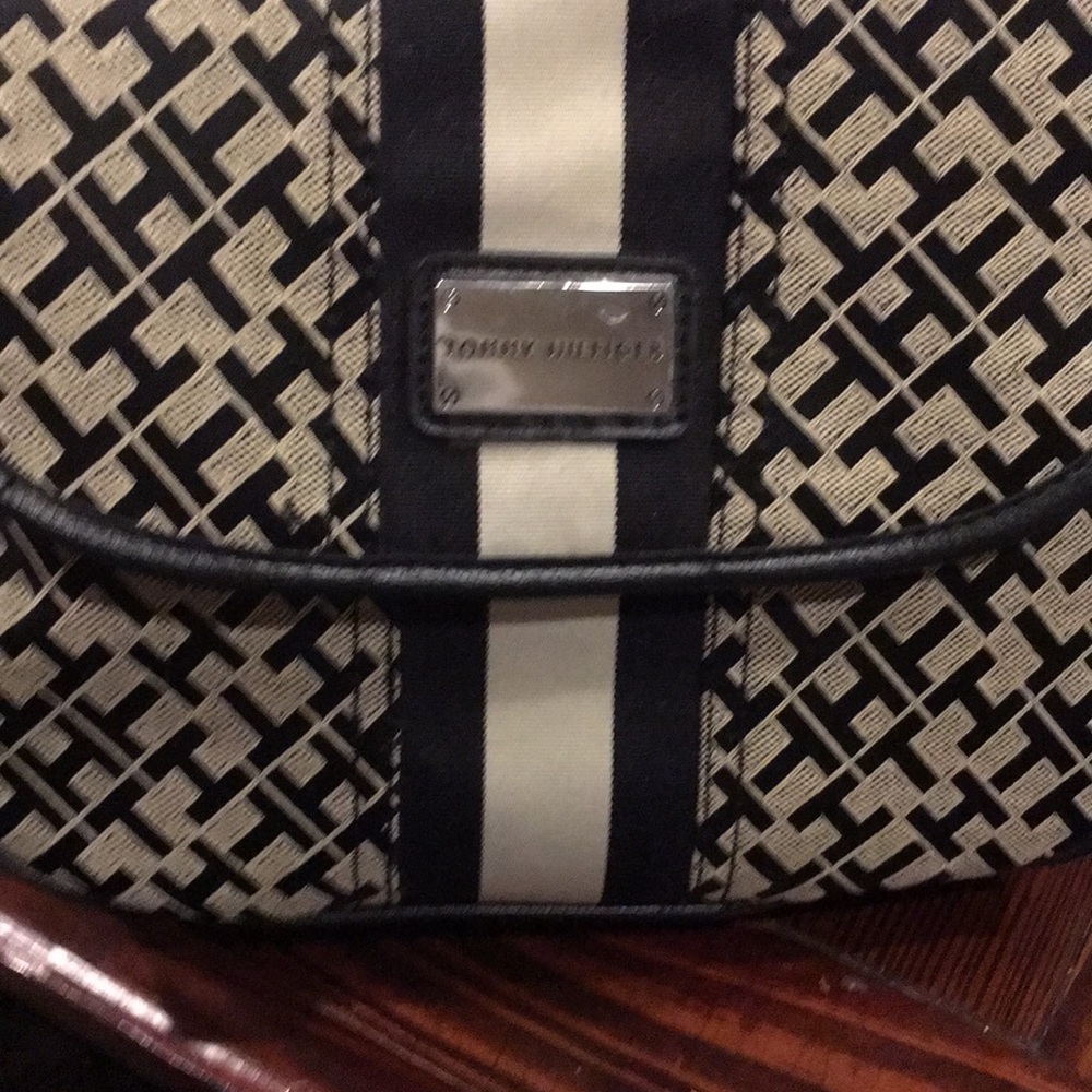 Tommy Hilfger shoulder strap bag